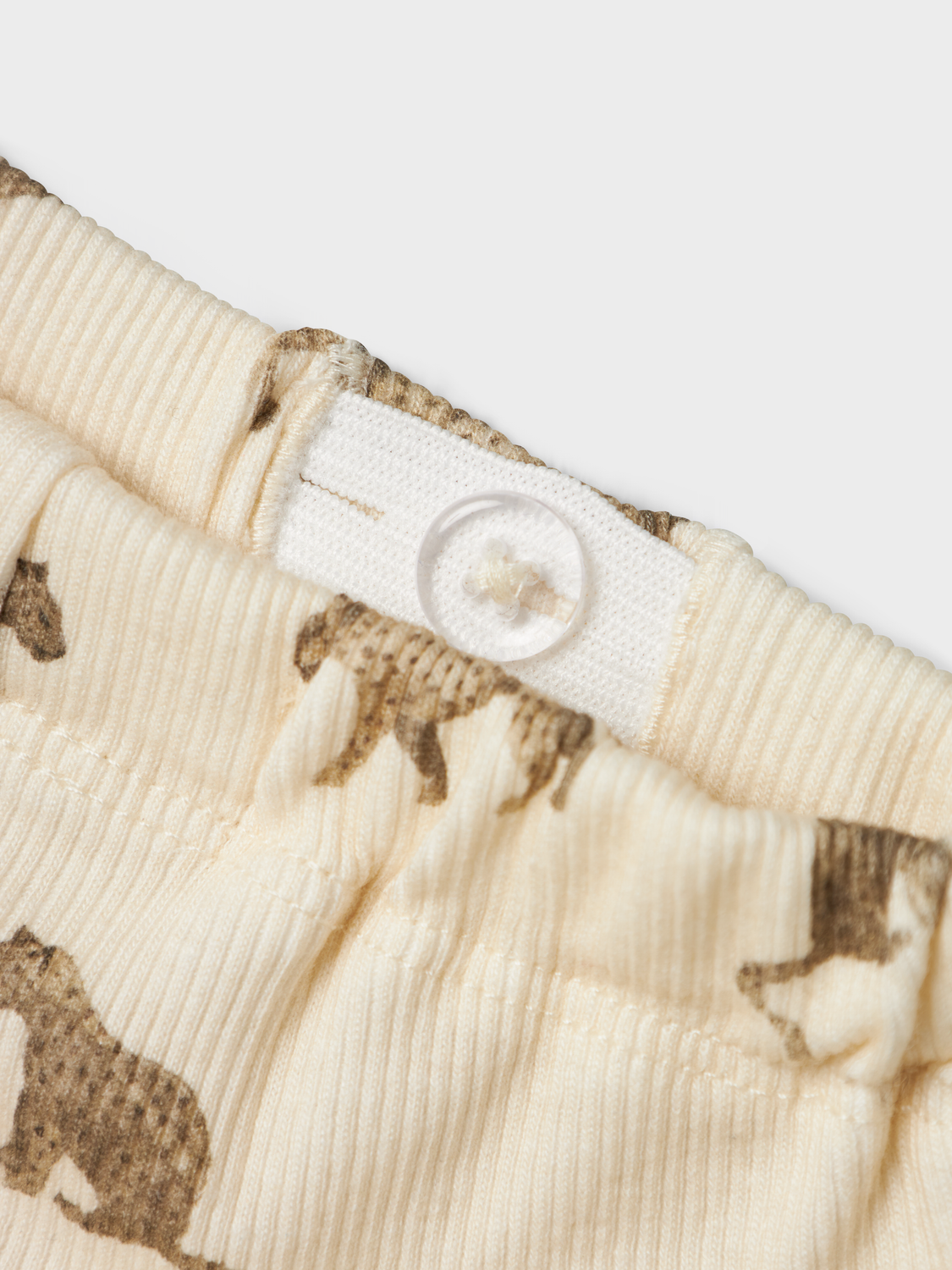 model_shot-front_full